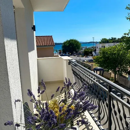 Апартаменты Dalmatino *