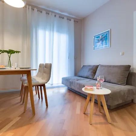 Apartment Dalmatino *