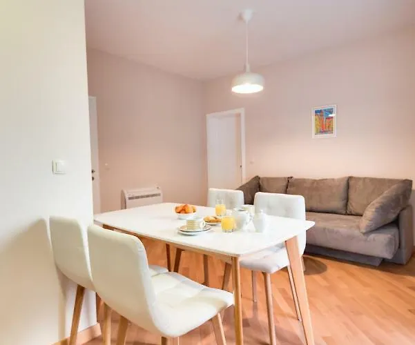 Dalmatino Apartamento *